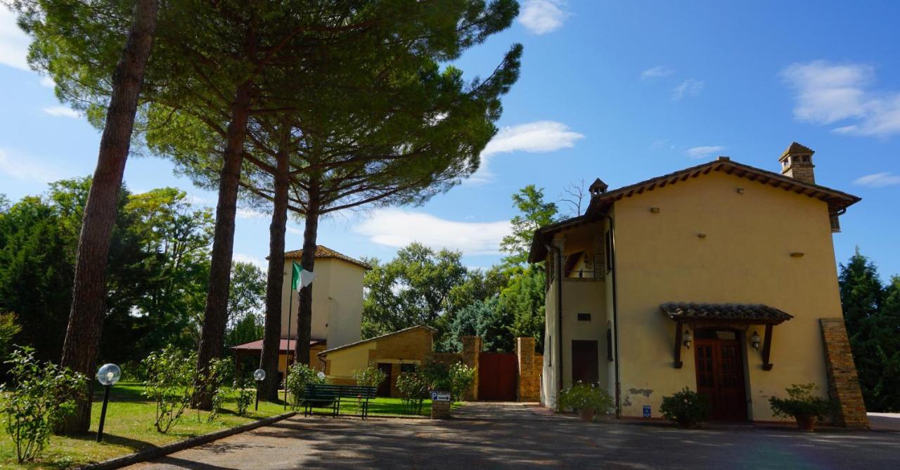 Hotel La Torretta Ассизи Экстерьер фото