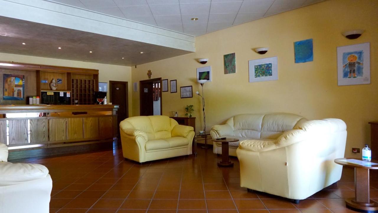 Hotel La Torretta Ассизи Экстерьер фото