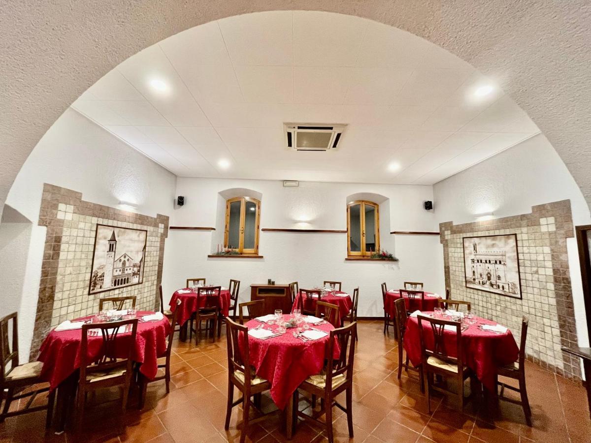 Hotel La Torretta Ассизи Экстерьер фото