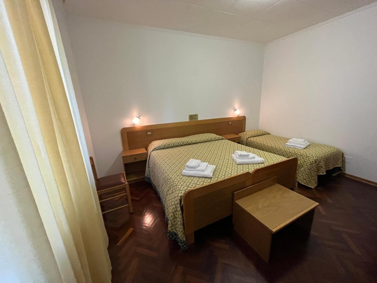 Hotel La Torretta Ассизи Экстерьер фото